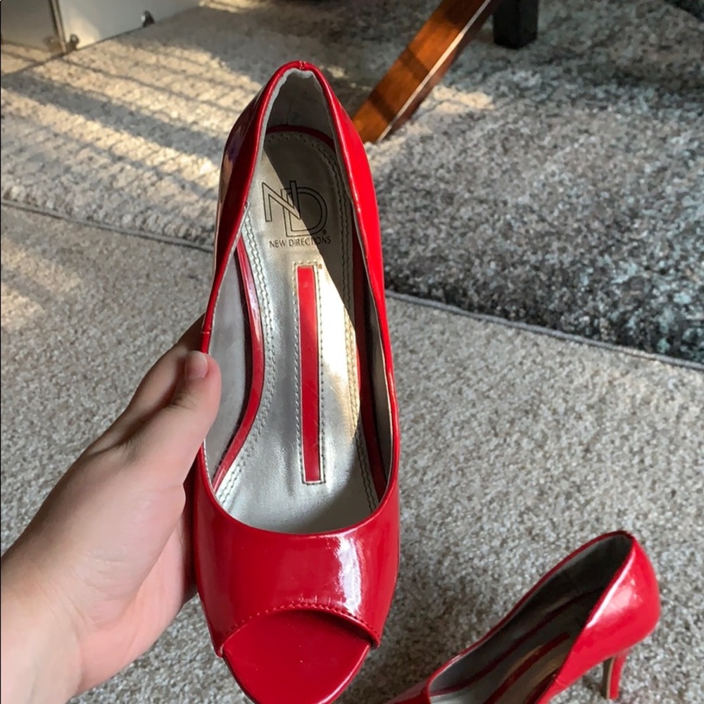 Red heels - Picture 2 of 5